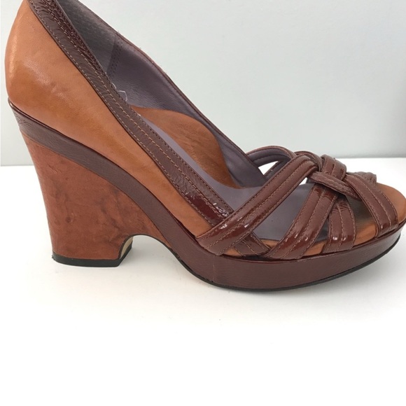 Taryn Rose Brown Leather Peep-Toe woven heels EUC sz 8 - Picture 2 of 9